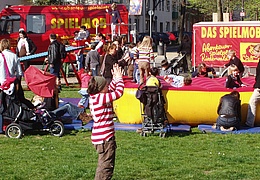 Spielmobil des Abenteuerspielplatz Riederwald in Sachsenhausen