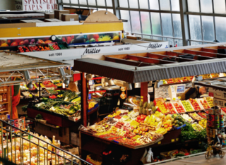 Kinder übernehmen die Kleinmarkthalle