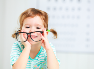 Braucht mein Kind eine Brille?