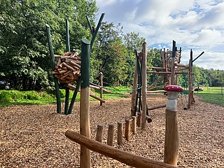 Neuer Themenspielplatz am Ober-Olmer Wald